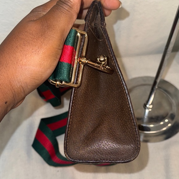 Authentic Gucci Green and Red Crossbody/Clutch Bag - Picture 8 of 16